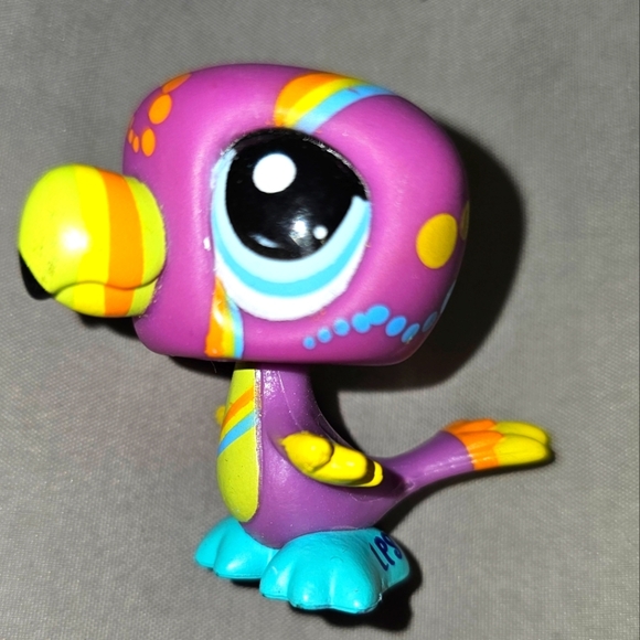 Littlest Pet Shop - LPS #1848 -AUTHENTIC Postcard Pets Tattoo Toucan Bird Figure - Picture 1 of 4